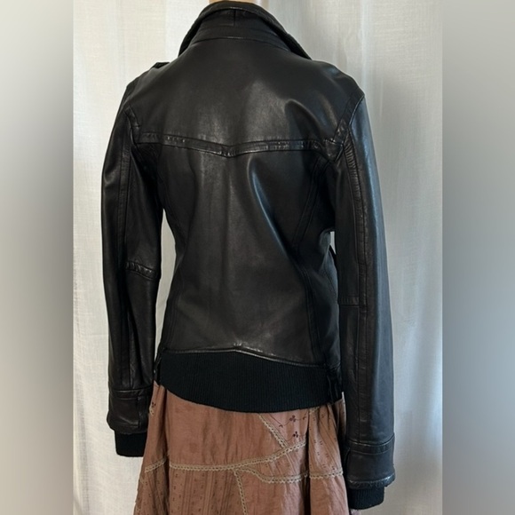 Y2K Black butter soft leather jacket, fitted,epaulette,moto,timeless,PTP 17” S/M - Picture 9 of 10